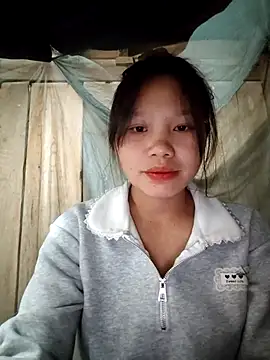 linh-miu99 online show from March 3, 2026, 1:40 pm