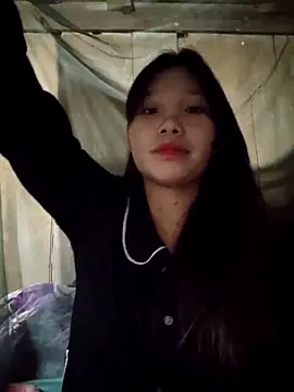 linh-miu99 online show from February 6, 2026, 6:20 am