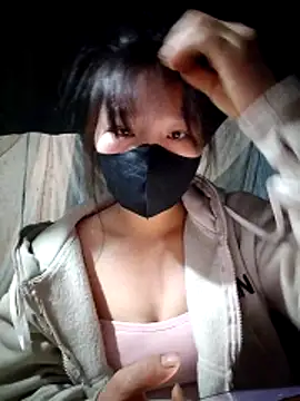 linh-miu99 online show from January 6, 2026, 5:39 pm