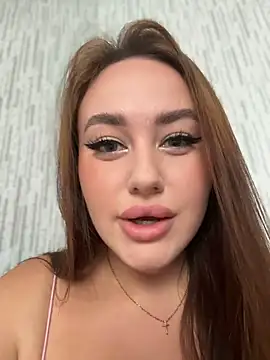 Snapshot of KiraSunshine chatting on July 1, 2026, 3:18 am KiraSunshine online show from July 1, 2026, 3:18 am
