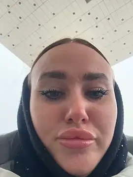 KiraSunshine online show from November 5, 2025, 3:20 am