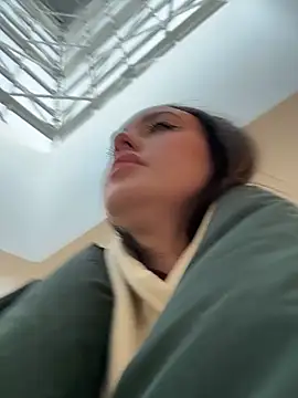 KiraSunshine online show from November 28, 2025, 4:12 am