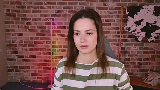 KiraVair online show from March 13, 2026, 12:10 pm