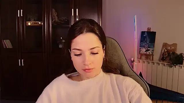 KiraVair online show from November 9, 2025, 5:33 am