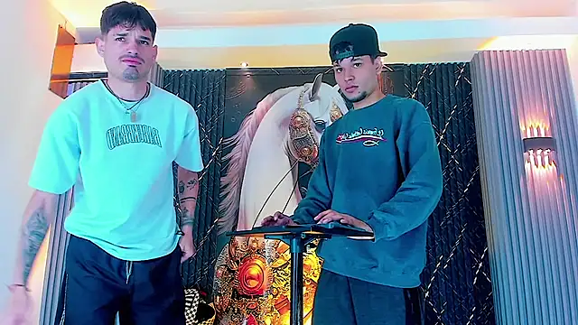 handsome boys22 online show from October 26, 2025, 12:49 pm