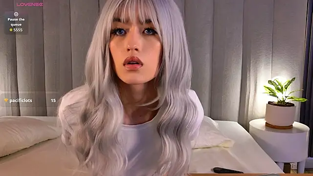 Tiny Dream online show from October 23, 2025, 9:24 pm