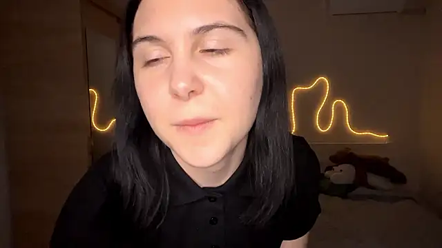 Snapshot of MyraLitterers chatting on February 14, 2026, 4:51 pm MyraLitterers online show from February 14, 2026, 4:51 pm