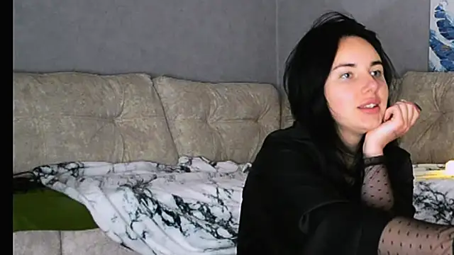 Snapshot of Kirunya chatting on October 29, 2025, 9:36 pm Kirunya online show from October 29, 2025, 9:36 pm