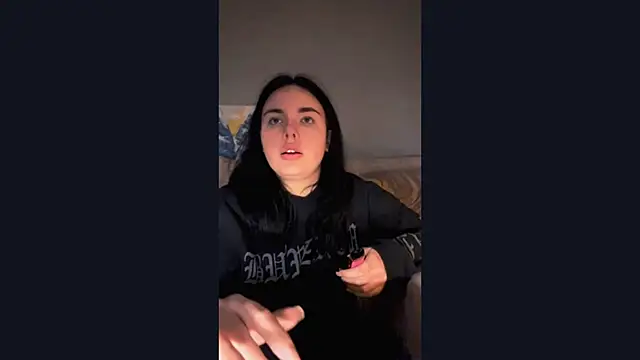 Snapshot of Kirunya chatting on October 28, 2025, 7:13 pm Kirunya online show from October 28, 2025, 7:13 pm