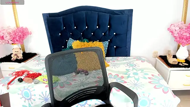 Inaya Khalifa online show from February 28, 2026, 1:27 am