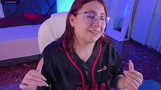 littlee red online show from March 21, 2026, 8:24 pm