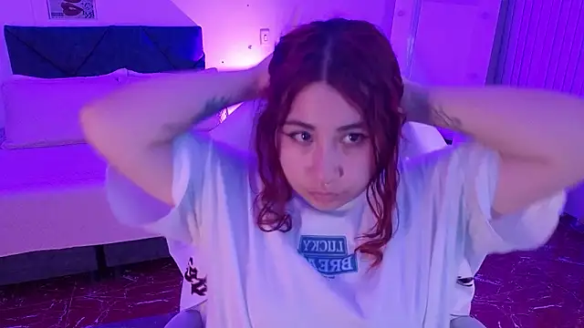 littlee red online show from February 2, 2026, 8:52 pm