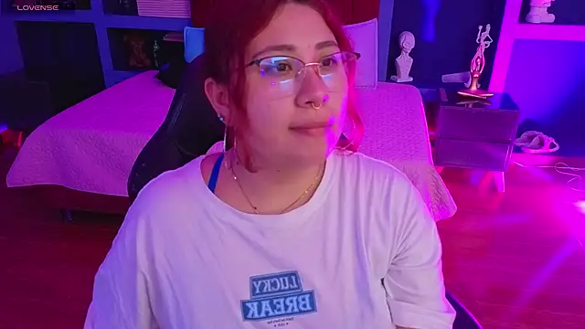 littlee red online show from February 21, 2026, 8:44 pm