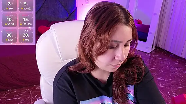 littlee red online show from April 23, 2026, 8:43 pm