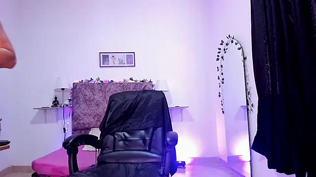 Snapshot of canelaa___ chatting on November 8, 2025, 3:26 pm canelaa online show from November 8, 2025, 3:26 pm