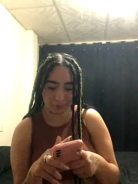Snapshot of LilyRevy chatting on October 24, 2025, 9:25 pm LilyRevy online show from October 24, 2025, 9:25 pm