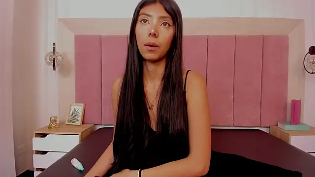 Isabella Marsh online show from October 29, 2025, 12:37 pm