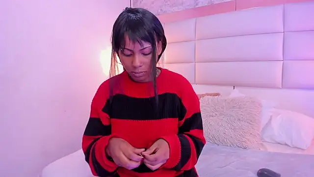 Sofia clk online show from December 3, 2025, 3:51 am