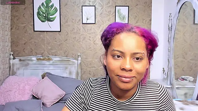 Snapshot of Sofia_clk chatting on May 6, 2026, 3:54 am Sofia clk online show from May 6, 2026, 3:54 am