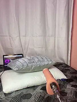 Snapshot of dime213 chatting on February 18, 2026, 3:37 am dime213 online show from February 18, 2026, 3:37 am