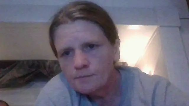 Snapshot of EazyEMLXL chatting on October 26, 2025, 11:32 am EazyEMLXL online show from October 26, 2025, 11:32 am