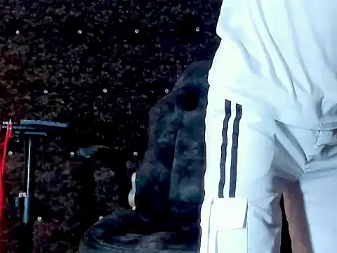 the fenix boy online show from November 5, 2025, 7:39 pm