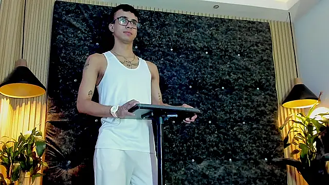 the fenix boy online show from October 29, 2025, 9:25 pm