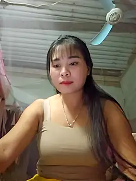 Squirrel-Pear online show from November 15, 2025, 12:42 pm