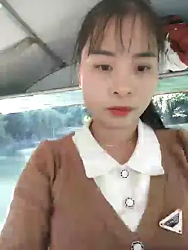 Squirrel-Pear online show from November 23, 2025, 3:05 am