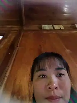 Squirrel-Pear online show from October 26, 2025, 3:18 am