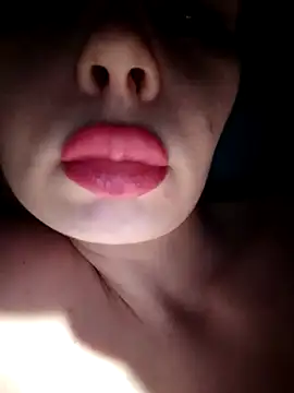 Loveyoudearxq online show from November 16, 2025, 5:39 pm