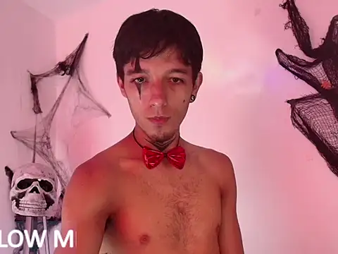 Snapshot of rosse__one chatting on October 19, 2025, 12:30 pm rosse one online show from October 19, 2025, 12:30 pm