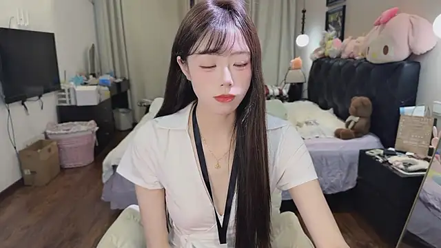 Onecutelittle online show from May 29, 2026, 1:17 pm