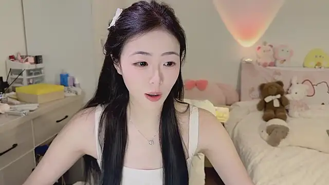 Onecutelittle online show from December 22, 2025, 7:41 am