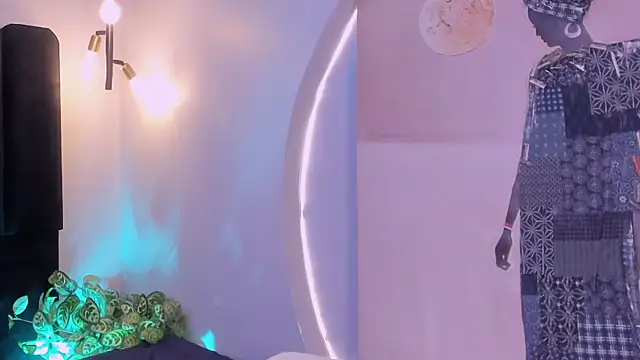 Juli Casanova online show from November 21, 2025, 3:27 am