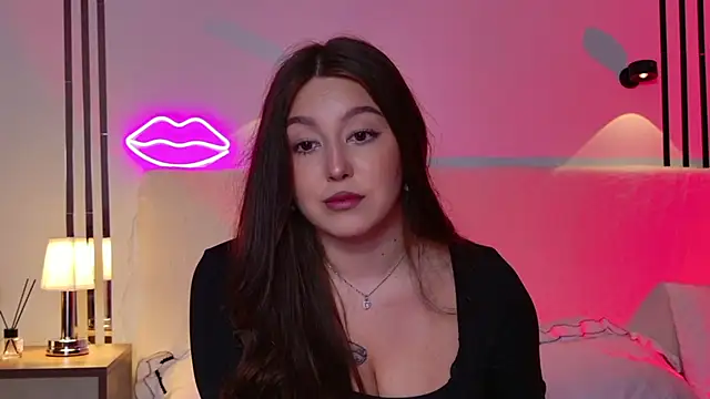 Snapshot of _Tessa_May_ chatting on November 21, 2025, 10:42 pm Tessa May online show from November 21, 2025, 10:42 pm