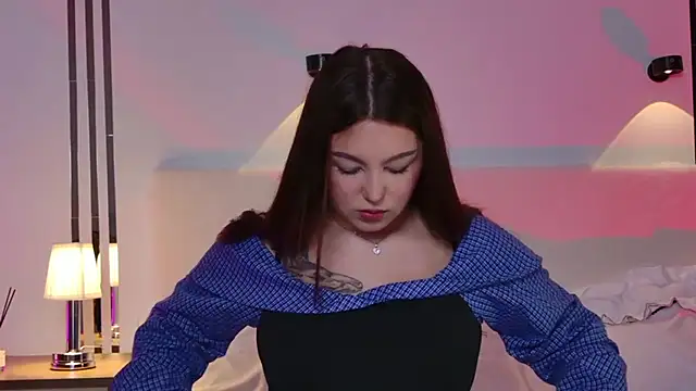 Snapshot of _Tessa_May_ chatting on December 1, 2025, 12:22 am Tessa May online show from December 1, 2025, 12:22 am