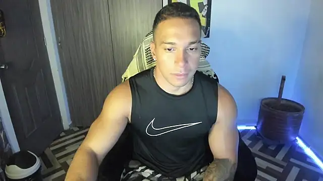 FreszX online show from November 2, 2025, 10:48 pm