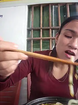 Snapshot of Miube2k chatting on November 5, 2025, 1:52 am Miube2k online show from November 5, 2025, 1:52 am