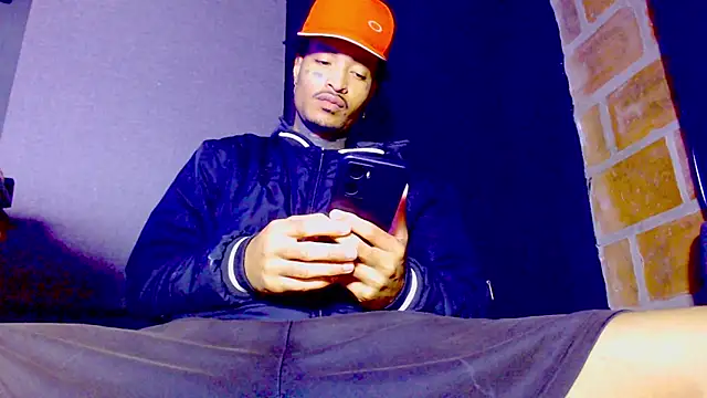 Snapshot of Anaconda_larga chatting on February 15, 2026, 2:49 pm Anaconda larga online show from February 15, 2026, 2:49 pm