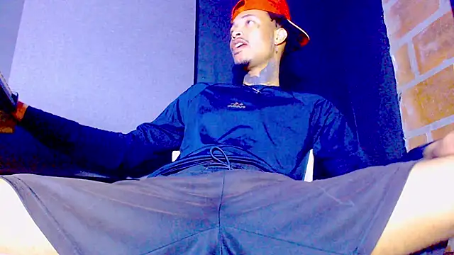 Snapshot of Anaconda_larga chatting on February 14, 2026, 1:55 pm Anaconda larga online show from February 14, 2026, 1:55 pm