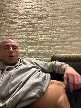 Rotteei1 online show from February 20, 2026, 7:38 pm