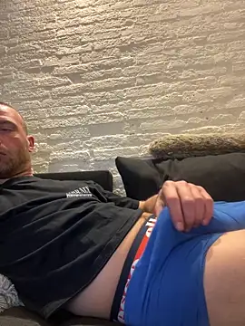 Rotteei1 online show from April 23, 2026, 6:09 pm