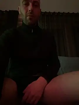 Rotteei1 online show from February 11, 2026, 9:25 pm