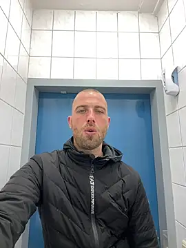 Rotteei1 online show from April 21, 2026, 12:45 pm