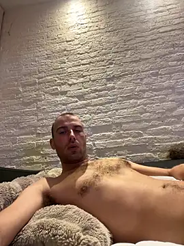 Snapshot of Rotteei1 chatting on November 25, 2025, 7:36 pm Rotteei1 online show from November 25, 2025, 7:36 pm