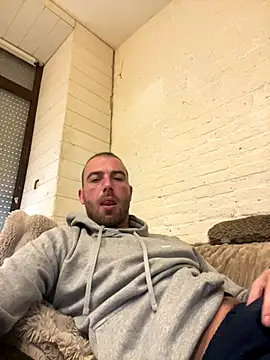 Rotteei1 online show from December 20, 2025, 8:28 am