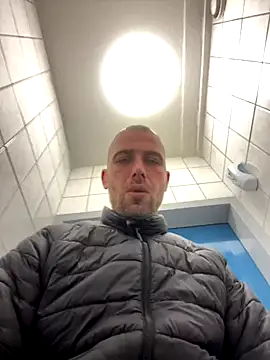 Snapshot of Rotteei1 chatting on November 14, 2025, 12:31 pm Rotteei1 online show from November 14, 2025, 12:31 pm