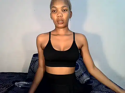 MinnieBee101 online show from October 31, 2025, 9:54 pm