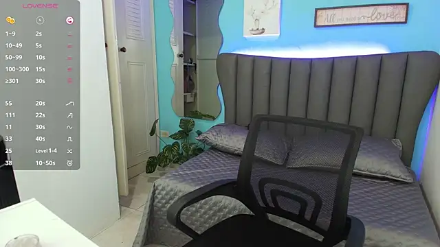 Snapshot of Aria_Russo chatting on November 10, 2025, 2:33 pm Aria Russo online show from November 10, 2025, 2:33 pm